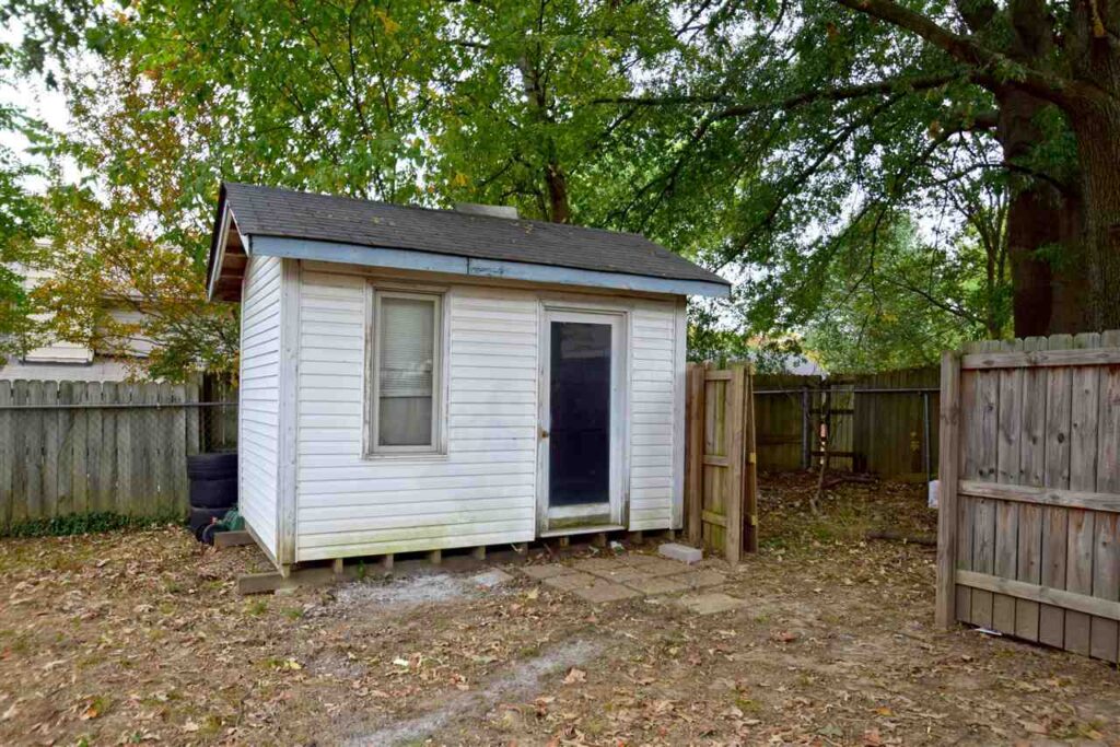 Vaulted Ceilings and Shed